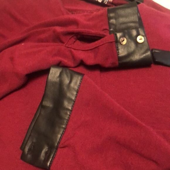 🔥3-$10🔥 Burgundy  long sleeve top - Picture 6 of 8